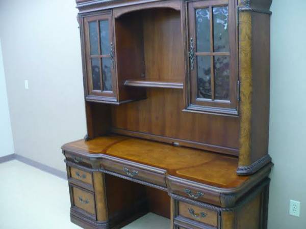 Ornate DeskHutch