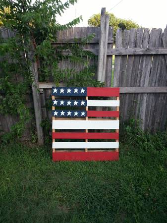 Pallet American flag