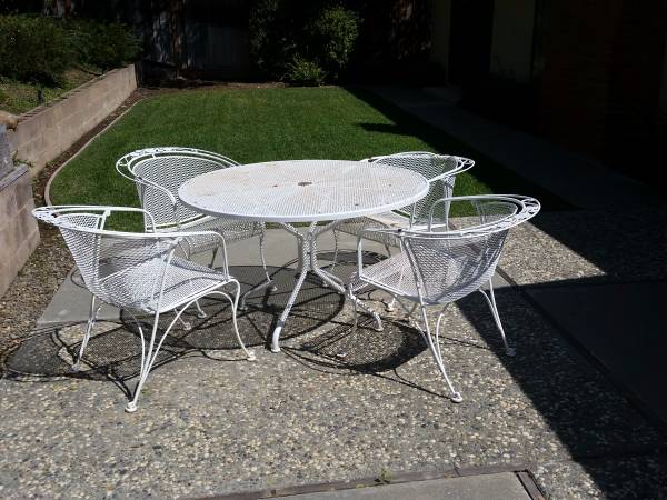 Patio furniture table and chairs