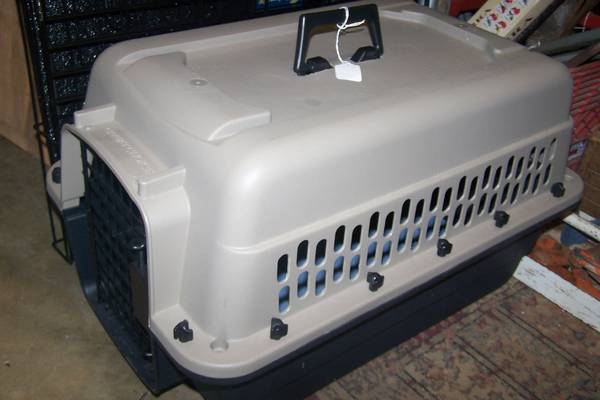 Pet Carrier Medium Crate with Bedding