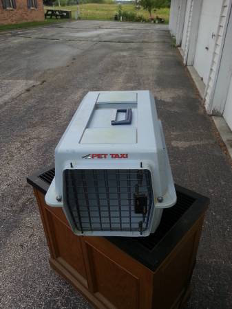 Pet Carrier (west bend)