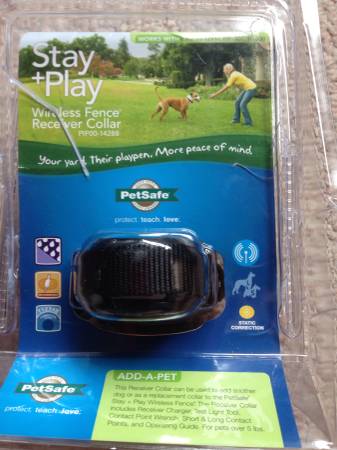 Petsafe stay and play wireless fence receiver coller new open box (Farmington)