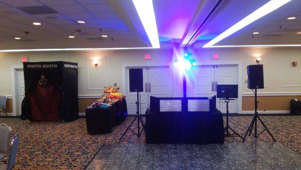 Photobooth rental 450 4 hours or DJ and PhotoBooth combo 800 (DE MD DC)