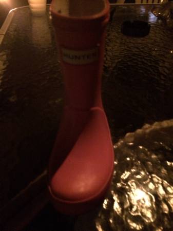 Pink boot (Carlton)