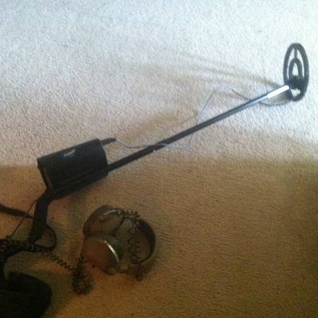 Pioneer 505 Metal Detector