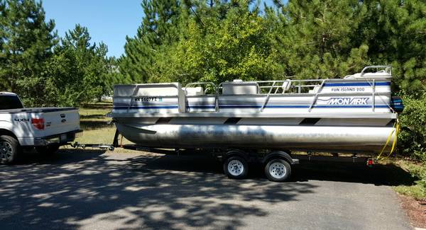 Pontoon and Trailer 50 HP 20 foot