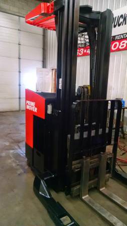 Prime Mover 3500lb Electric Reach Forklift