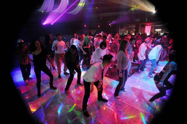ProfessionalTrained Dancers Wanted for Retro Nightclub (Biloxi, MS)