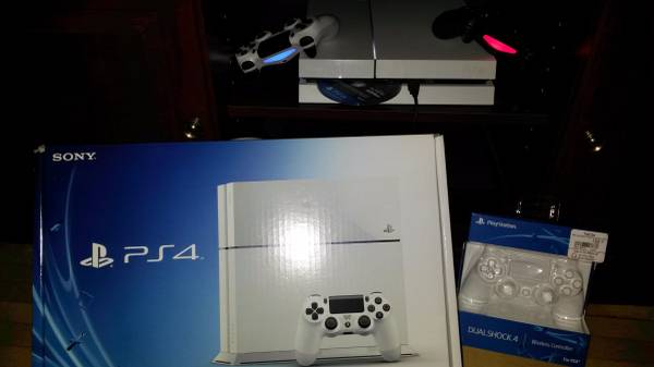 PS4 Glacier White Collector Destiny Bundle with 2 Controllers Complete