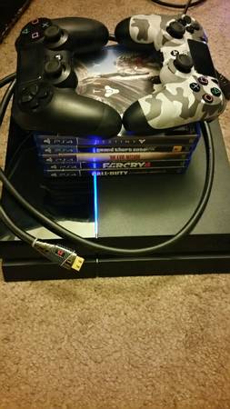 PS4 With 5 Games 2 Controllers (greenwood)
