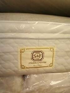 QUEEN STEARNS amp FOSTER MATTRESS SET