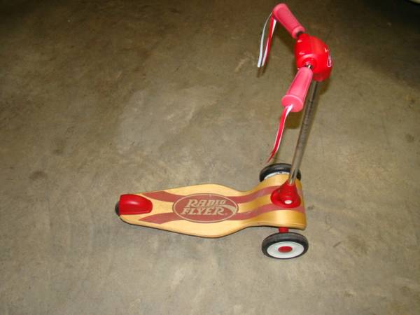 Radio Flyer Classic Wood Scooter