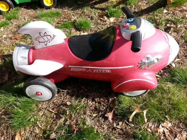 Radio Flyer Retro Rocket