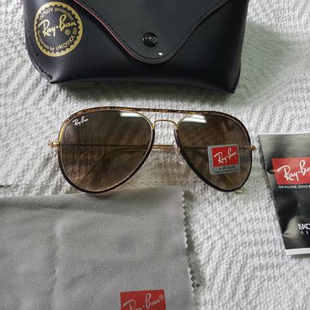 Ray Ban Sunglasses   Summer colors  New In The Case amp Box