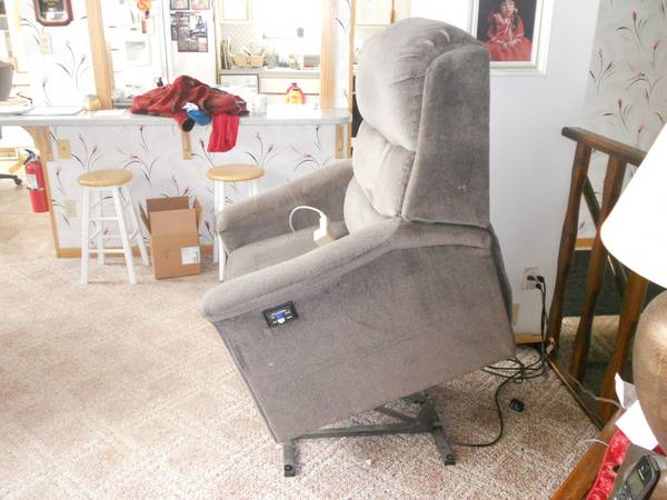 Recliner  Lift Chair with vibrating massage