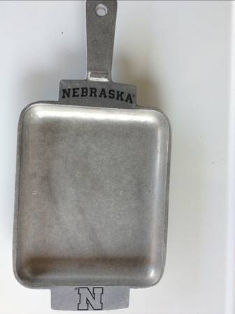 REDUCED  Nebraska Huskers Grillware Skillet