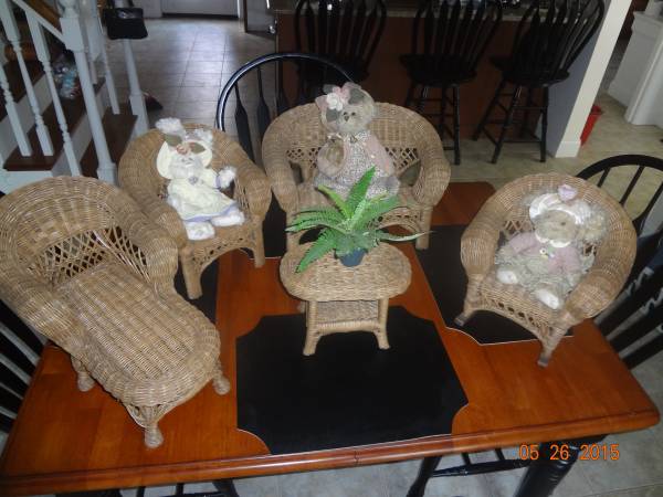 Reduced Wicker Furniture (Doll Scale Size)