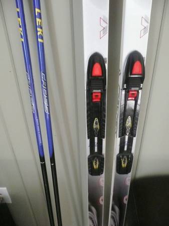 ReducedFischer skis, poles and case