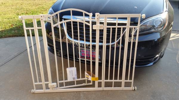Regalo extra widespan petbaby gate (Rogers)