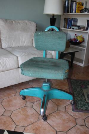 Reupholster old office chair (bayview)