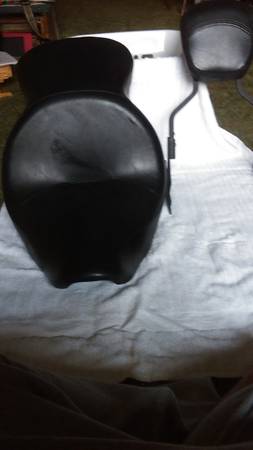 seat and backrest off a Harley 2007 Softail (nampa)