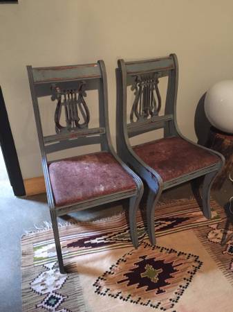 Shabby Chic Chairs table, Pillows, Ottoman, Lamps, Cuisinart