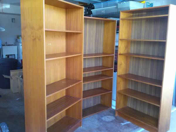 Shelves, single bed, table (Kapolei)