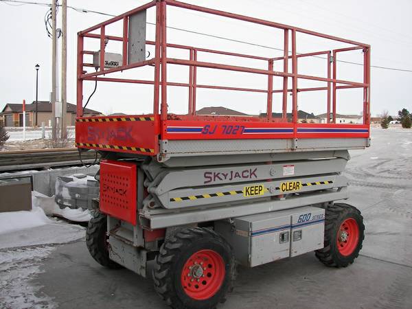 SKYJACK SCISSOR LIFT SJ 7027 NICE 962 Hrs.