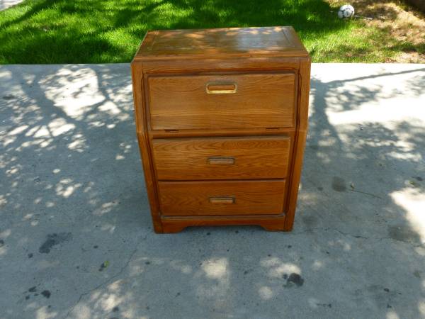 Small secretary cabinet