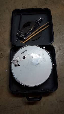 Snare drum with sticks, case, stand and hardware