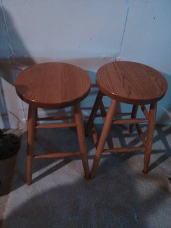 Solid oak bar Amish stools without back