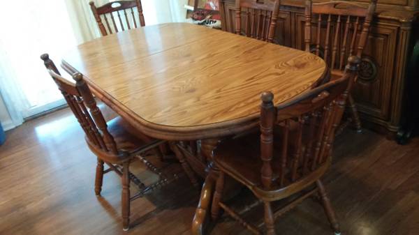 solid oak table and chairs cheap (moving)