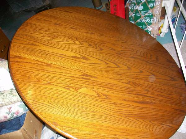 SOLID OAK WINDSOR TABLE AND 4 WINDSOR BACK CHAIRS