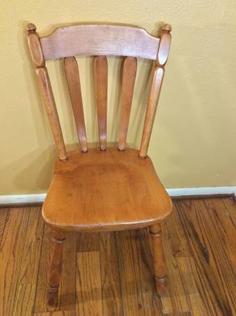 SOLID WOODEN CHAIR
