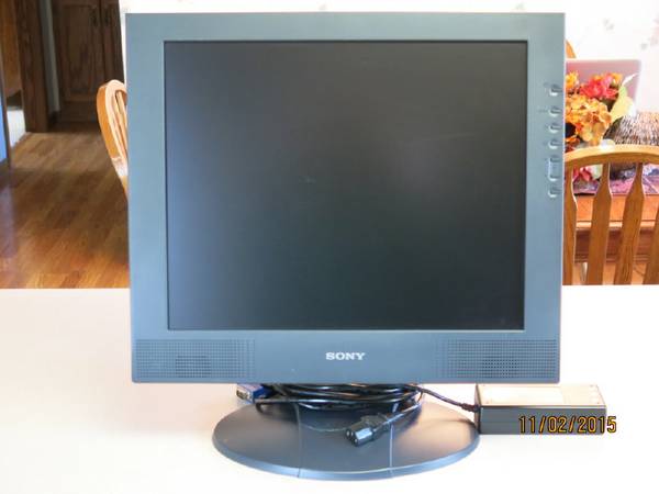 Sony 18 Flat Screen Computer Monitor