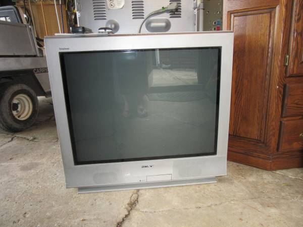 Sony 32 TV with Remote amp Manual