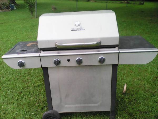 STAINLESS STEEL CHAR BROIL GAS GRILL