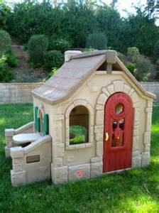 STEP 2 Storybook Cottage Playhouse