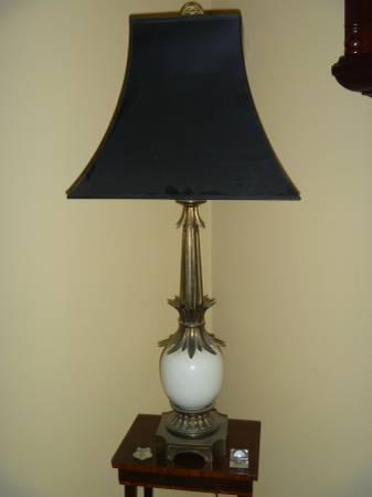 Stiffel Ostrich Egg Lamp from the 1950s.