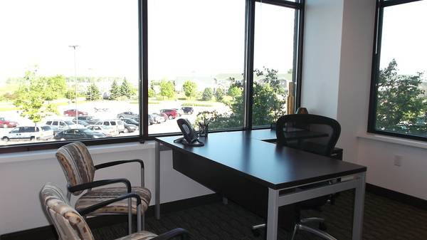 Take your home business to the next level with private office space (Milwaukee)