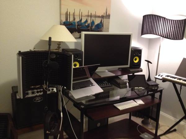 Techi Needed For Helping plug in Home Music Studio (United States)