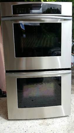 THERMADOR STAINLESS STEEL DOUBLE CONVECTION OVEN LIKE NEW RETAILS 2,700