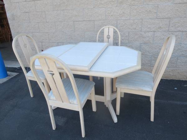 tile top dinning set