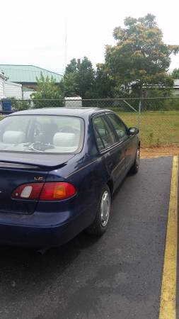 Toyota Corolla 1998 Great Car for Students