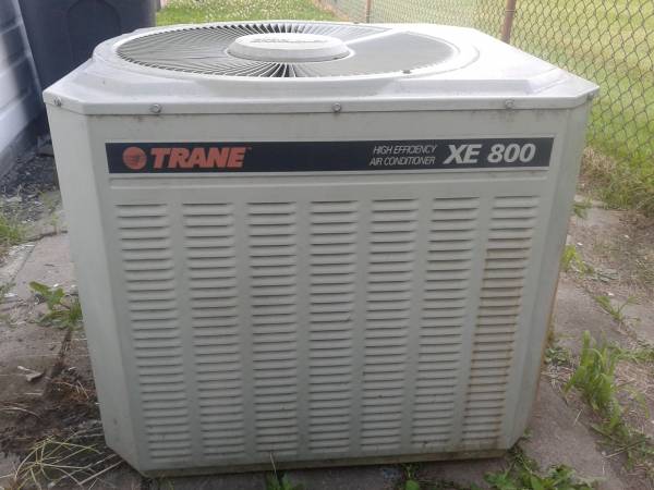 Trane XE 800 Air Conditioner