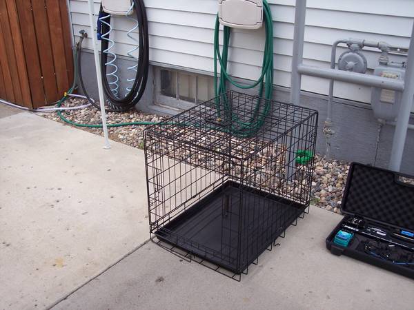 TWO PET CAGES AND DOG TRAINING COLLARS (Detroit Lakes)