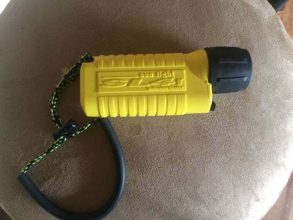 Underwater Kinetics SL4 Flashlight