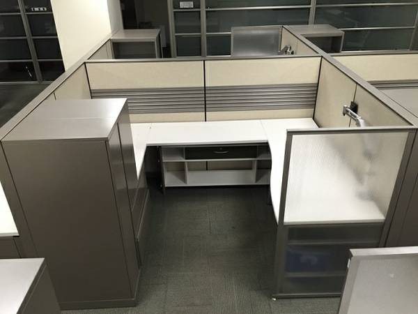 Used cubicles HERMAN MILLER VIVO 8X6 MODERN CUBICLES