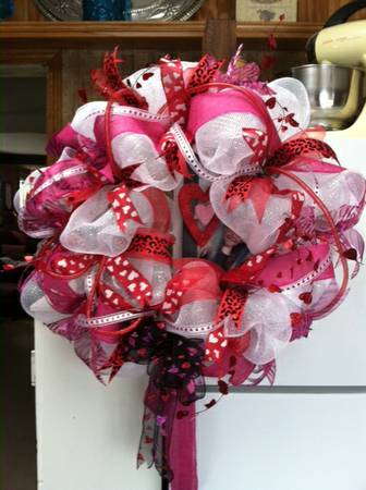 VALENTINES DAY WREATH