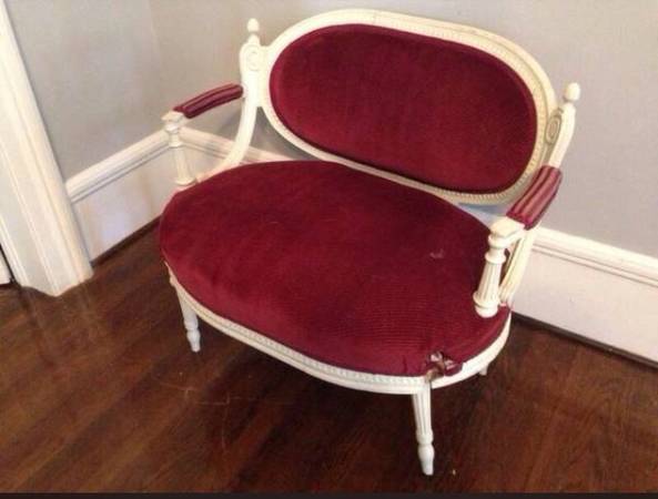 Velvet Victorian Settee